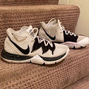 Kyrie size 9 men’s shoes